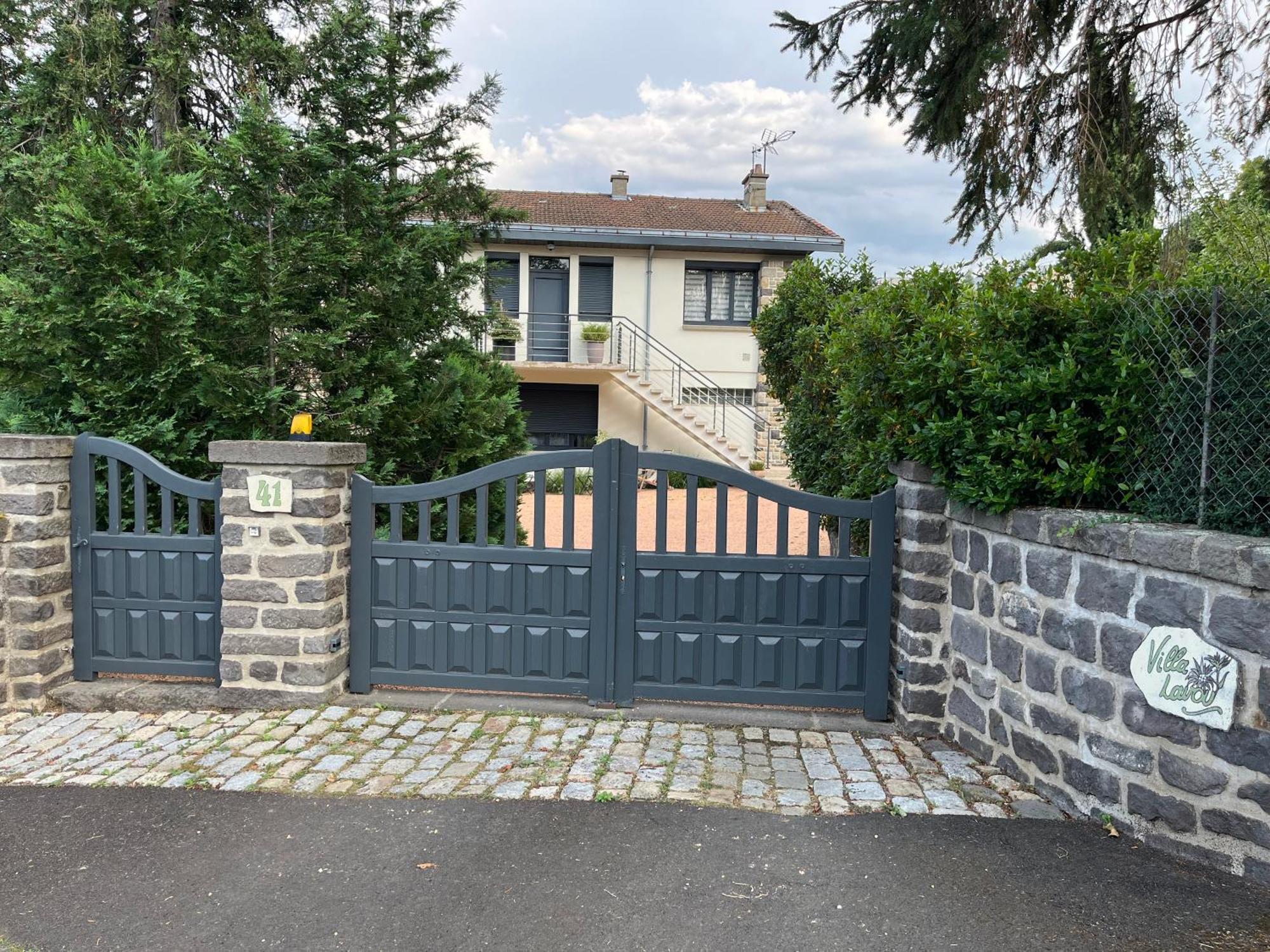 Villa Lavou 호와야 외부 사진